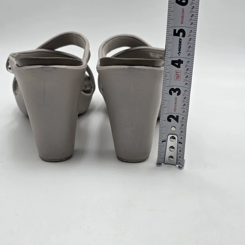 Crocs Shoes Womens Size 9 Platinum Pewter Cyprus IV Heeled Sandals 14558-0V0